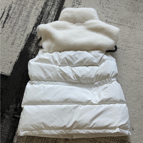 Mon. Cozy winter vest ☃️ - Picture 3 of 8